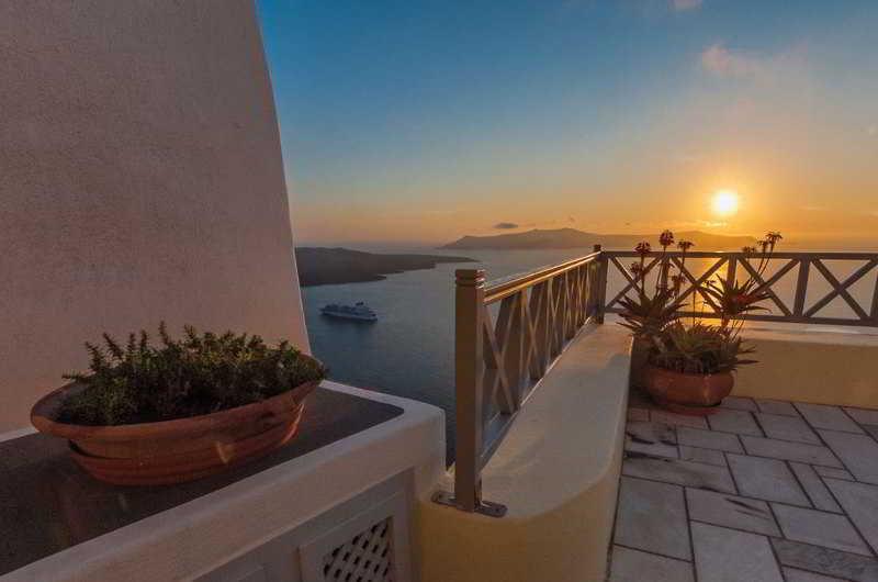 Cori Rigas Suites Fira  Pokoj fotografie
